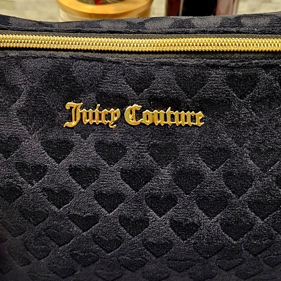 NWT JUICY COUTURE COSMETIC TRAVEL BAG IN BLACK VELOUR WITH HEARTS - Picture 4 of 14